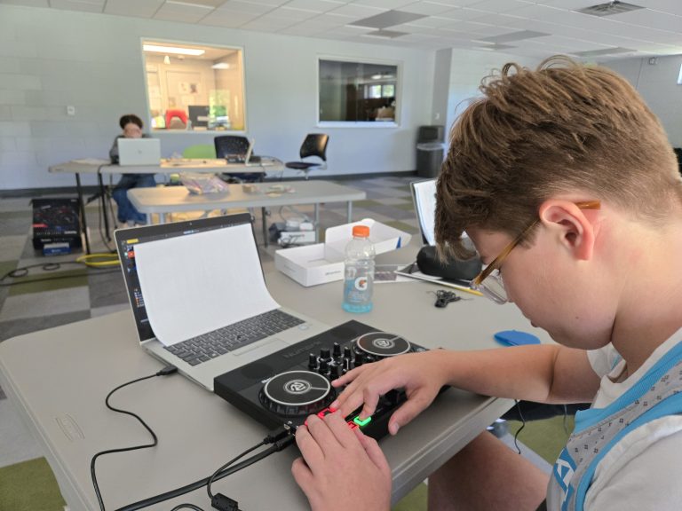 SquareKnotKids-DJ-Camp-Teens-2025 (10)