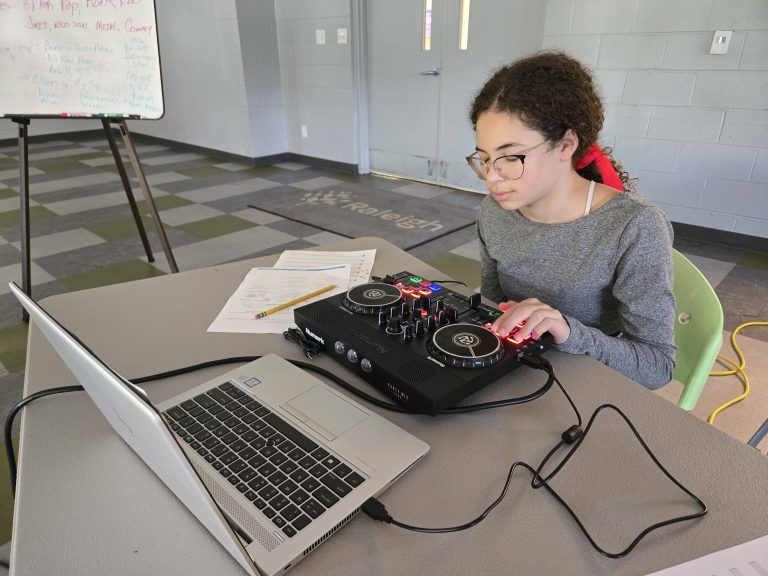 SquareKnotKids-DJ-Camp-Teens-2025 (26)