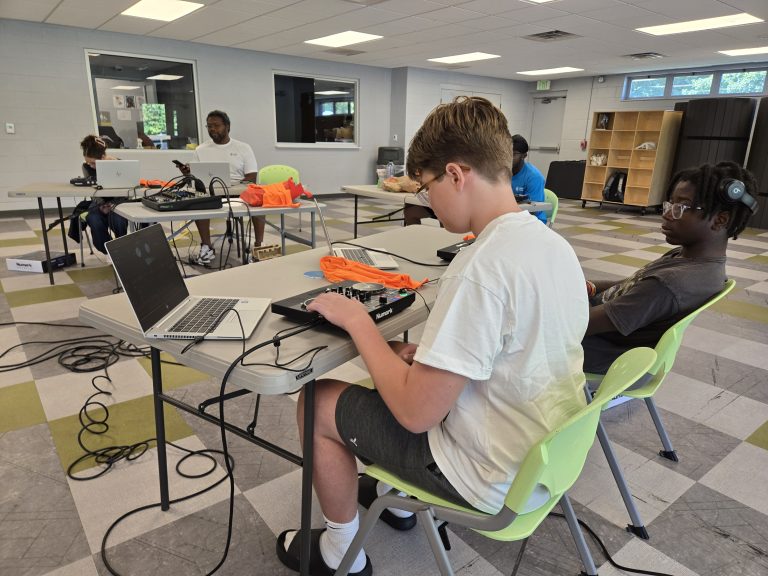 SquareKnotKids-DJ-Camp-Teens-2025 (98)